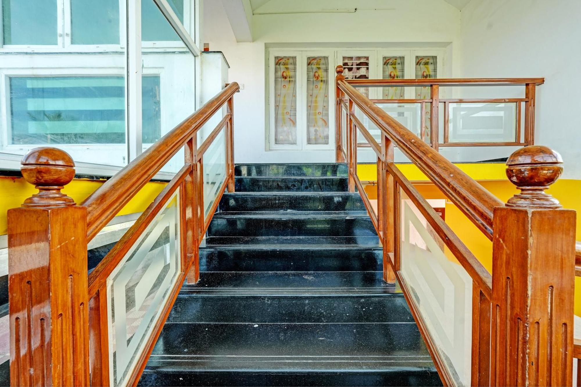 Oyo Flagship Ecr Goa Beach Resort Chennai Exterior photo